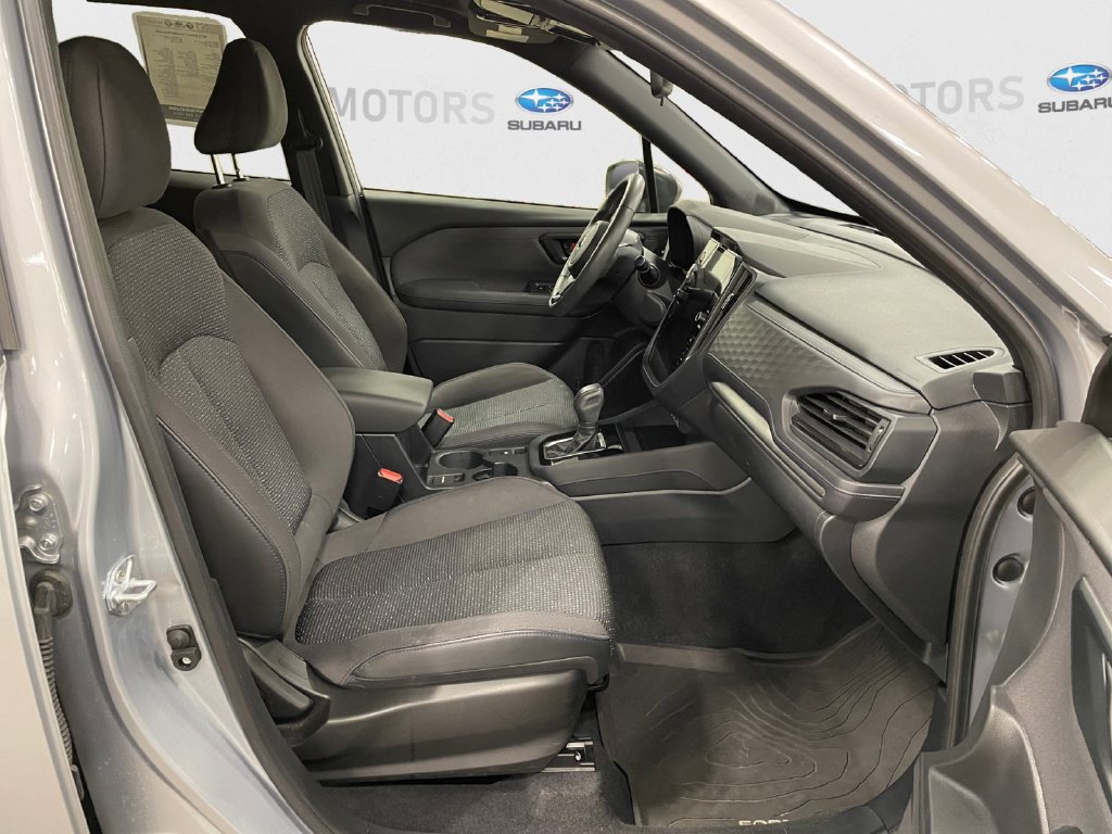 2025 Subaru Forester photo 17 of 18