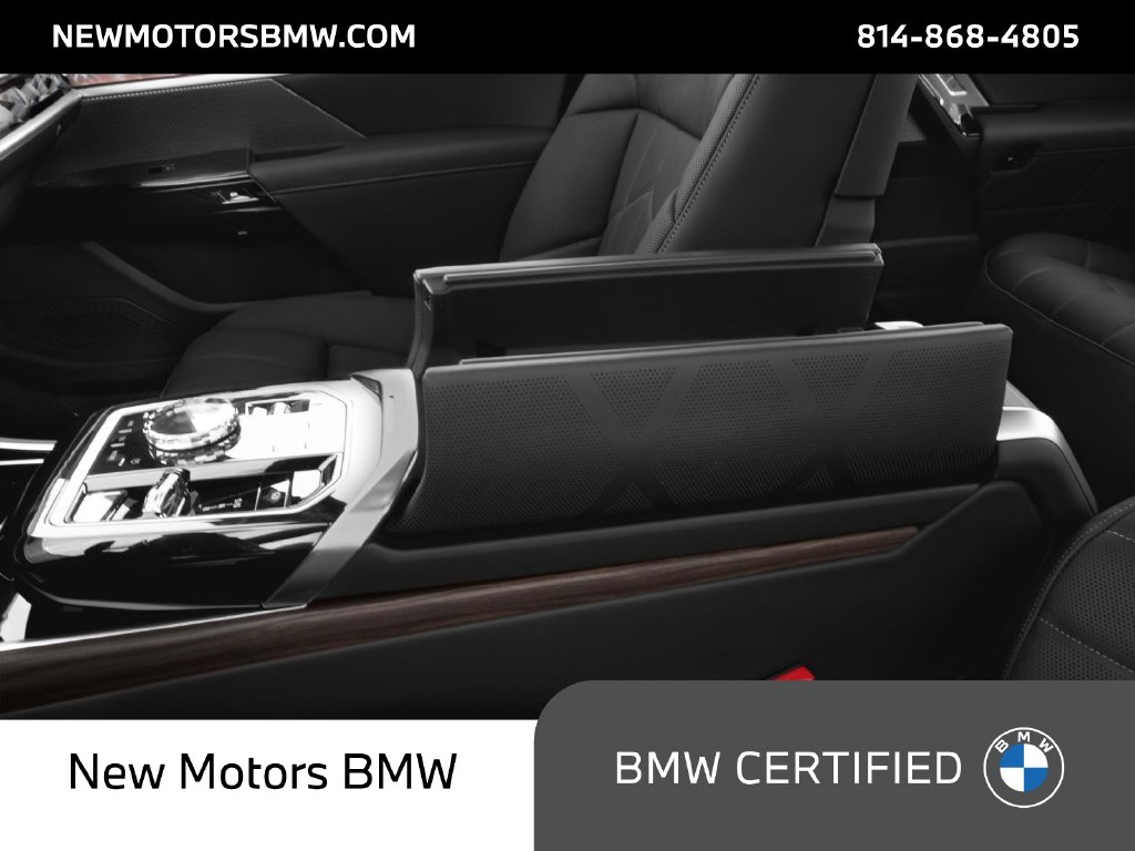 2023 BMW 760i photo 11 of 13