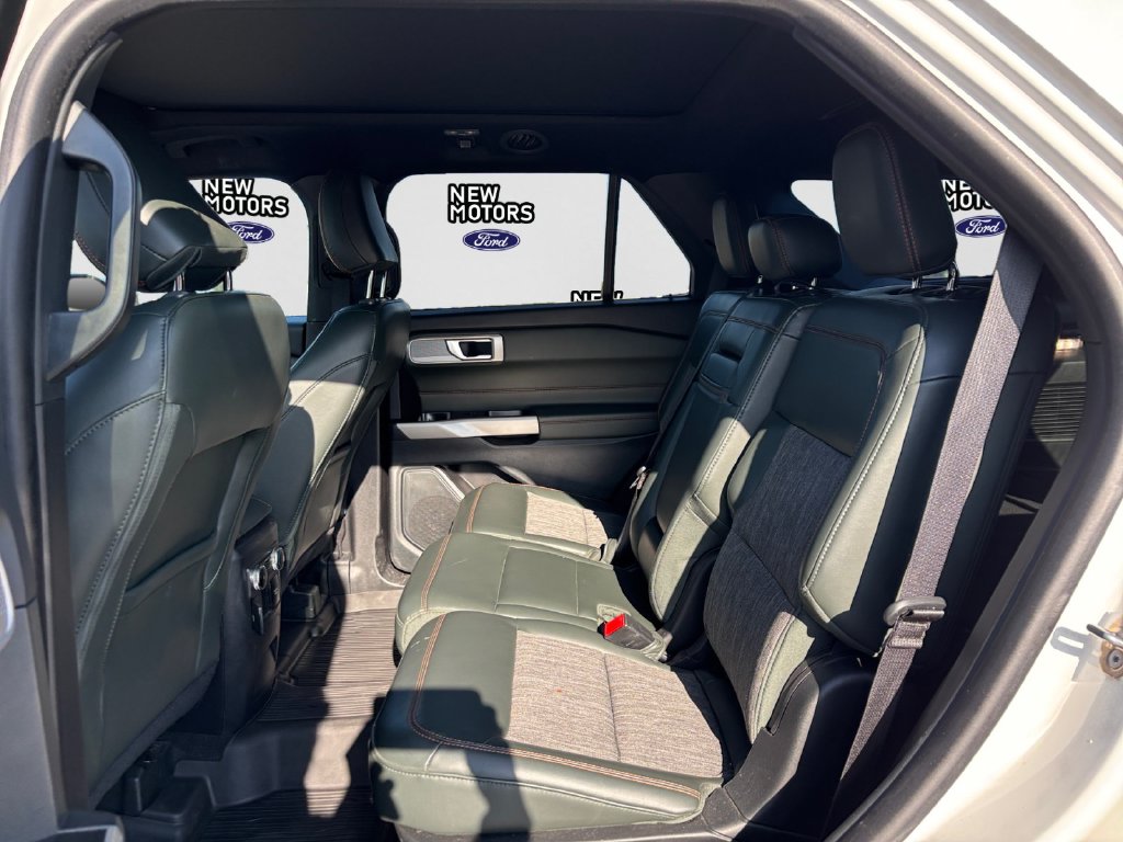 2024 Ford Explorer photo 14 of 16