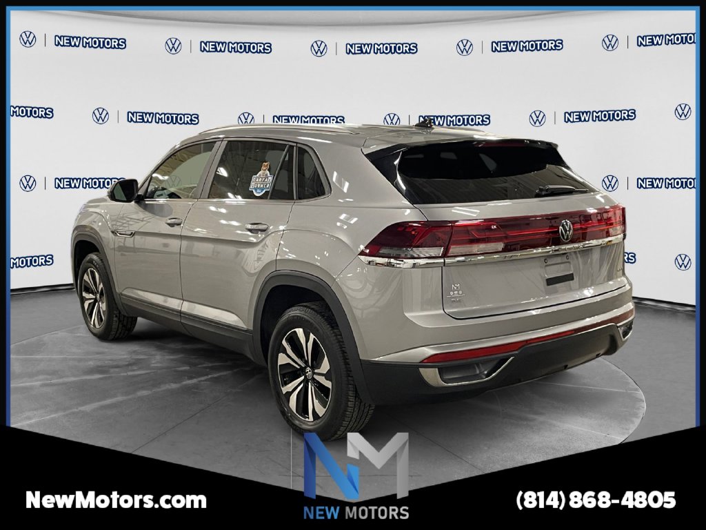 2024 Volkswagen Atlas Cross Sport photo 3 of 16