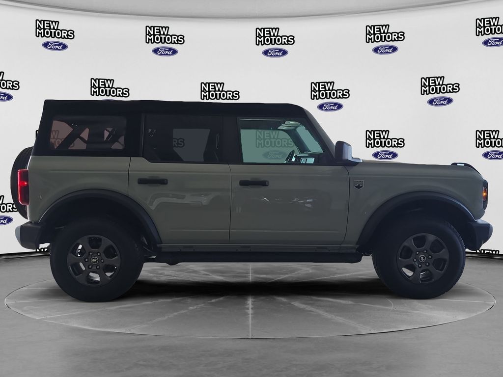 2022 Ford Bronco - 6