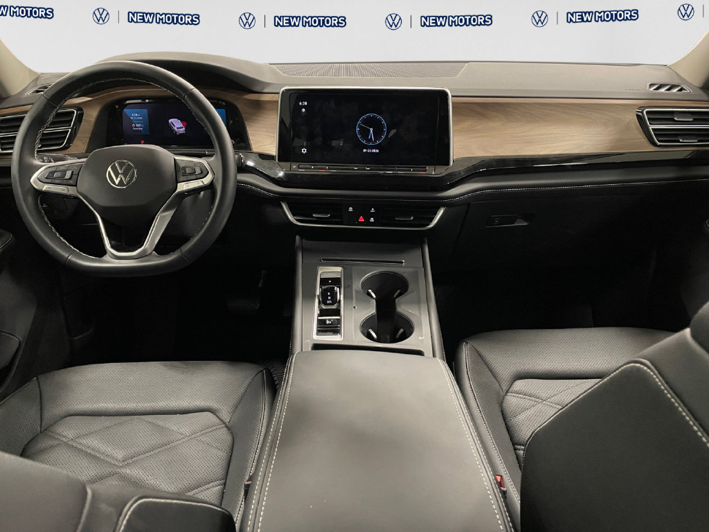 2026 Volkswagen Atlas photo 9 of 13