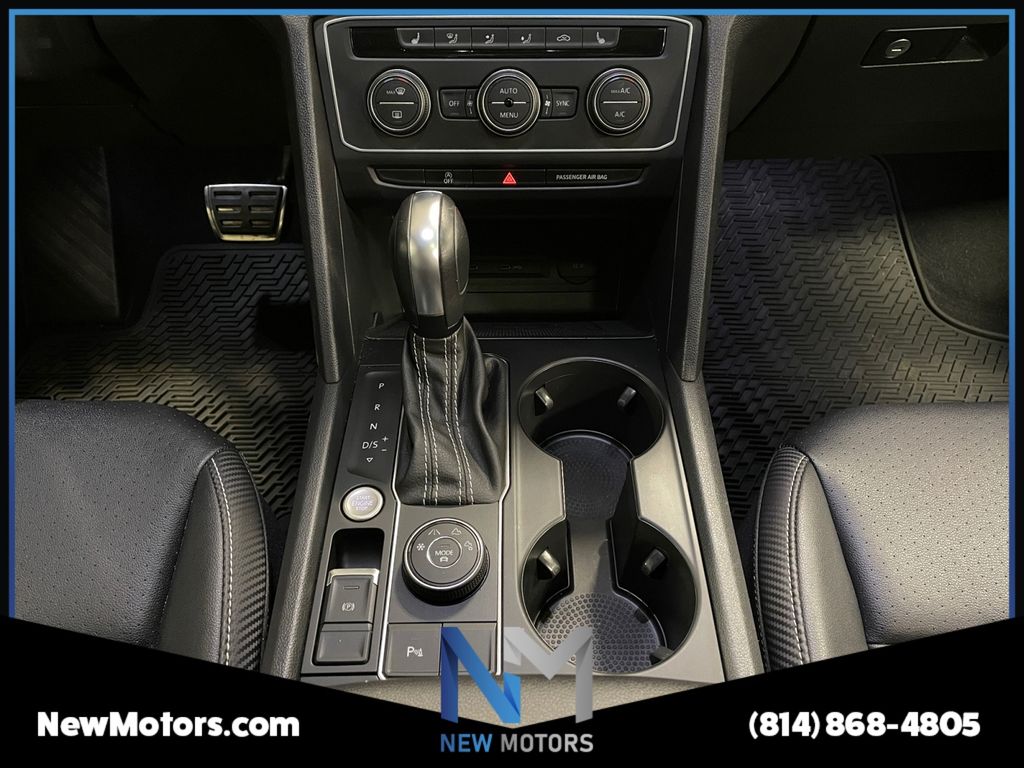 2021 Volkswagen Atlas Cross Sport 3.6L V6 SE w/Technology R-Line 4MOTION Pyrite Silver at New Motors