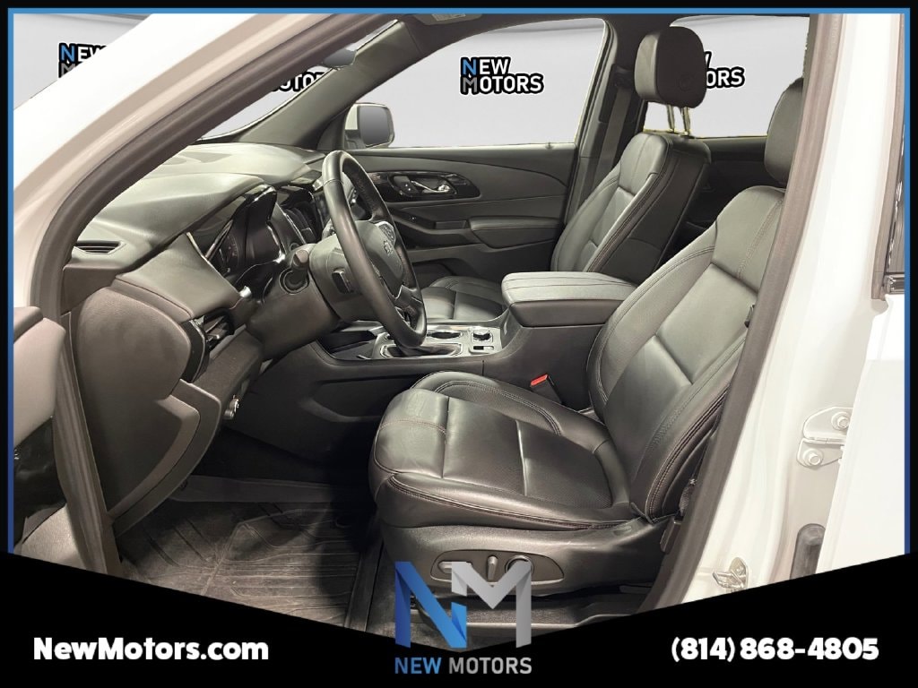 2023 Chevrolet Traverse photo 9 of 17