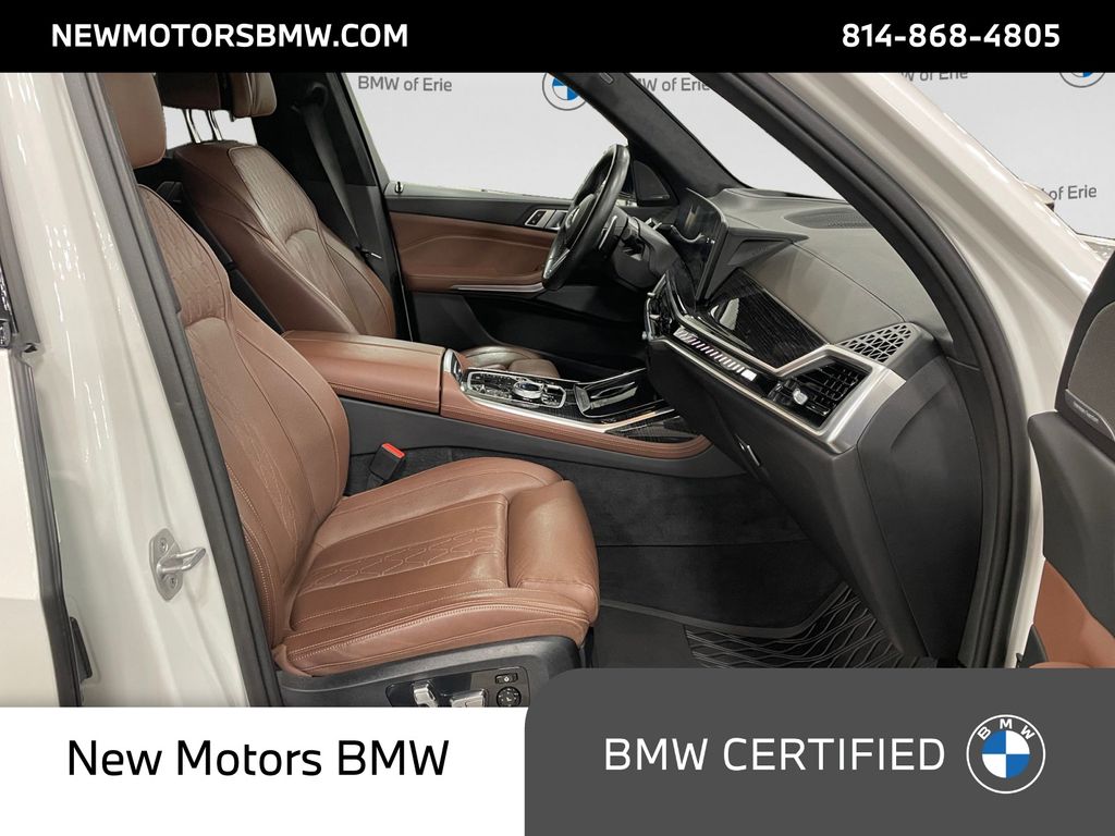2024 BMW X7 M60i White Metallic at South Park Mitsubishi