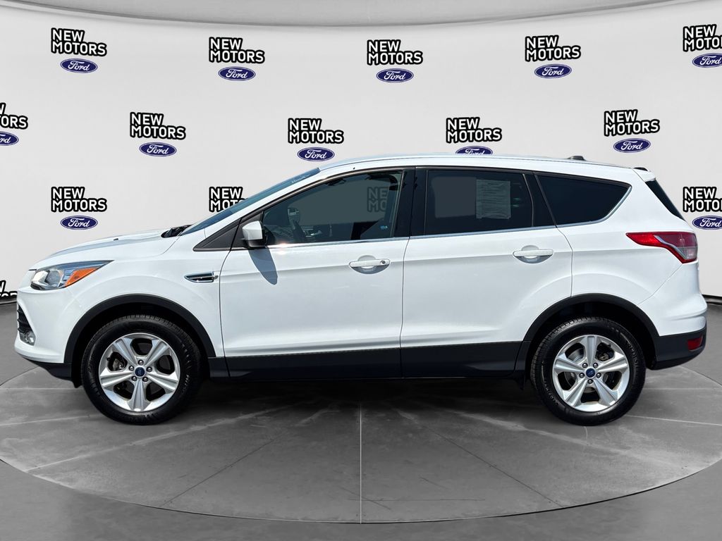 2016 Ford Escape SE Oxford White at Auto Express Rt. 8