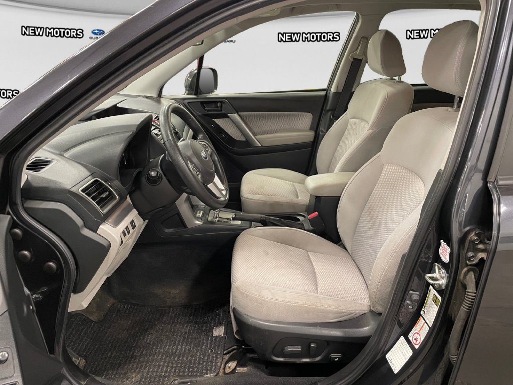 2018 Subaru Forester photo 9 of 16