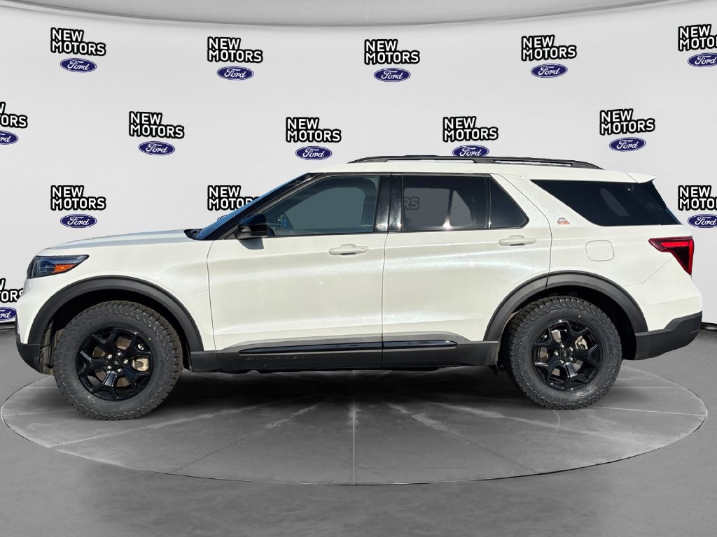 2024 Ford Explorer photo 2 of 16