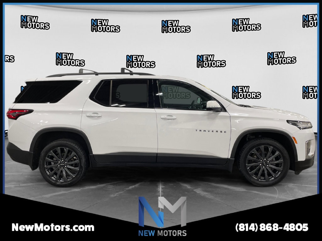 2023 Chevrolet Traverse photo 6 of 17
