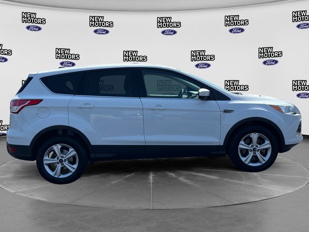 2016 Ford Escape SE Oxford White at Auto Express Rt. 8