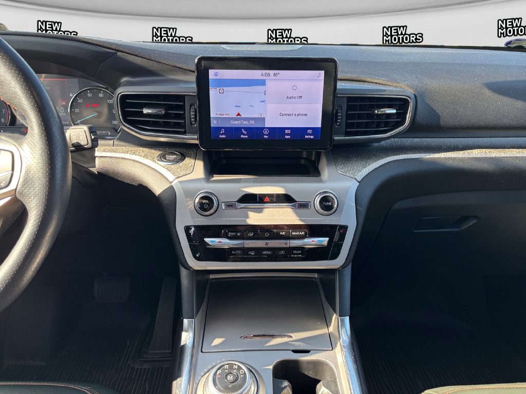 2024 Ford Explorer photo 12 of 16