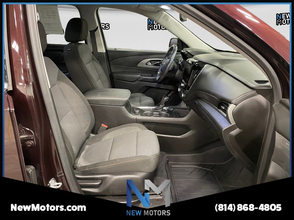 2020 Chevrolet Traverse LT Cloth w/1LT Black Cherry Metallic at Solomon Chevrolet