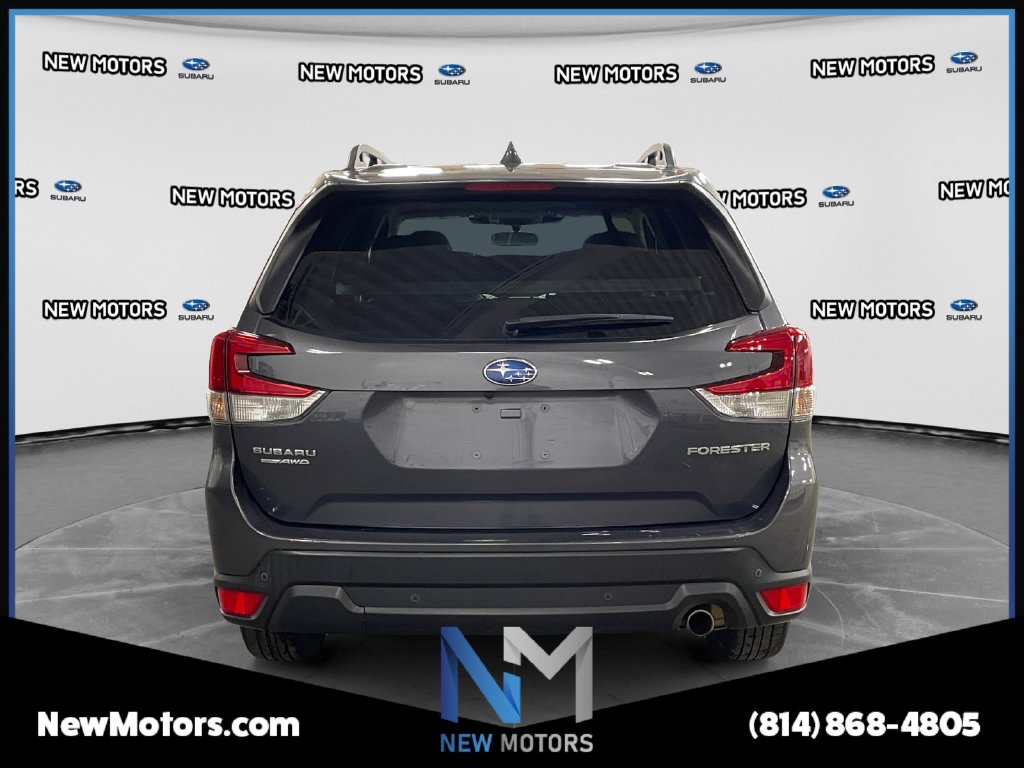 2023 Subaru Forester photo 4 of 17
