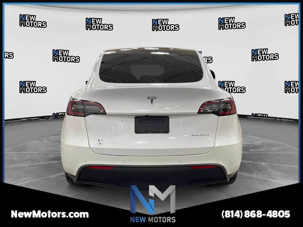 2021 Tesla Model Y photo 4 of 17