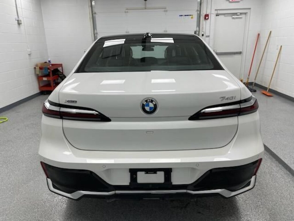 Certified 2025 BMW 740i xDrive Sedan