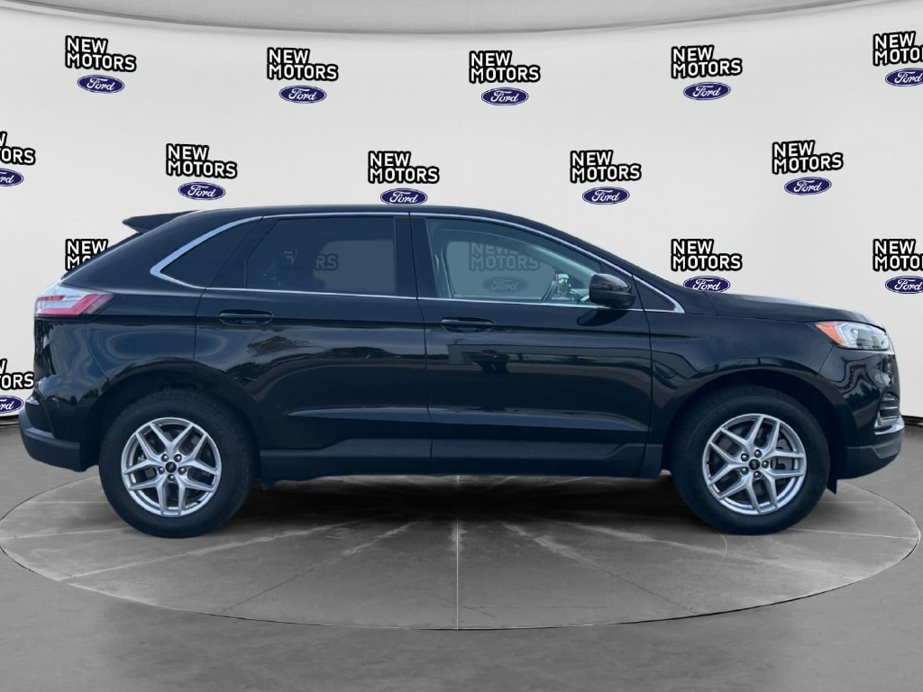 2024 Ford Edge photo 7 of 16
