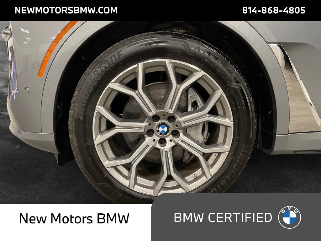 2024 BMW X7 photo 14 of 17