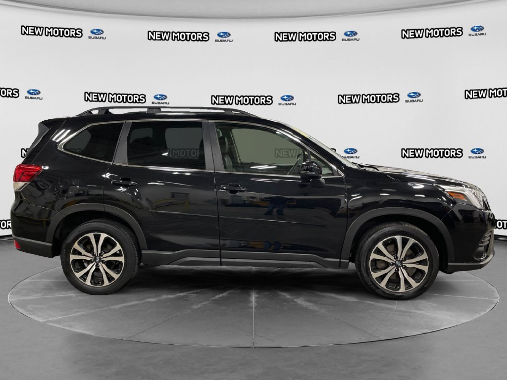 2023 Subaru Forester photo 6 of 17
