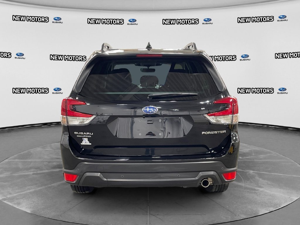 2023 Subaru Forester photo 4 of 17