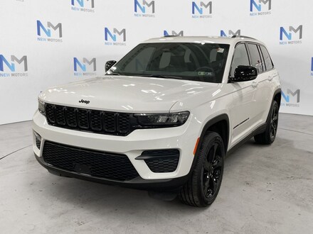 2023 Jeep Grand Cherokee Laredo SUV