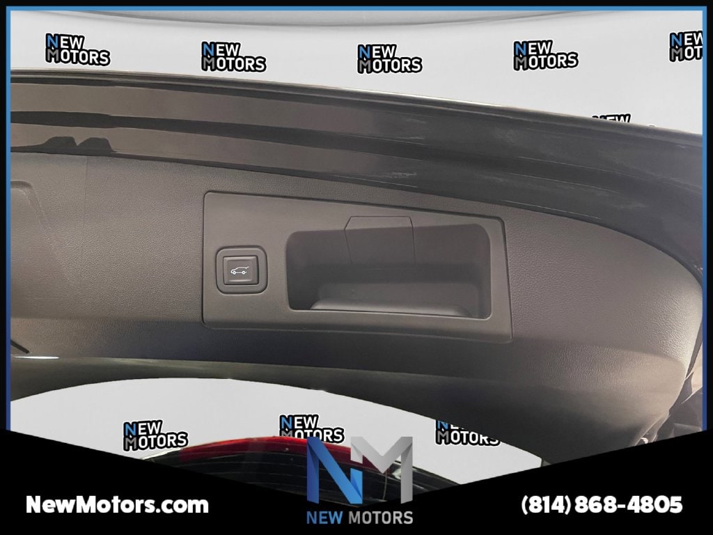 2023 CADILLAC XT5 photo 18 of 18