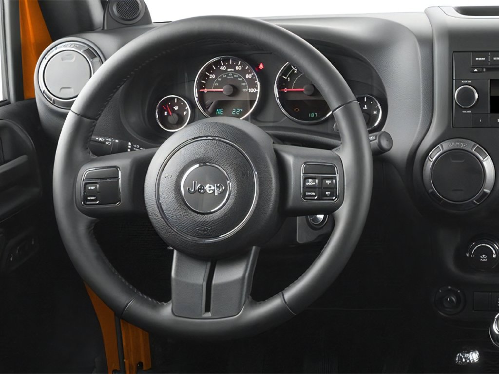 2013 Jeep Wrangler photo 4 of 13
