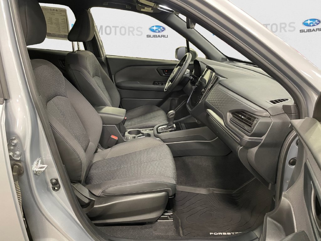 2025 Subaru Forester photo 15 of 17