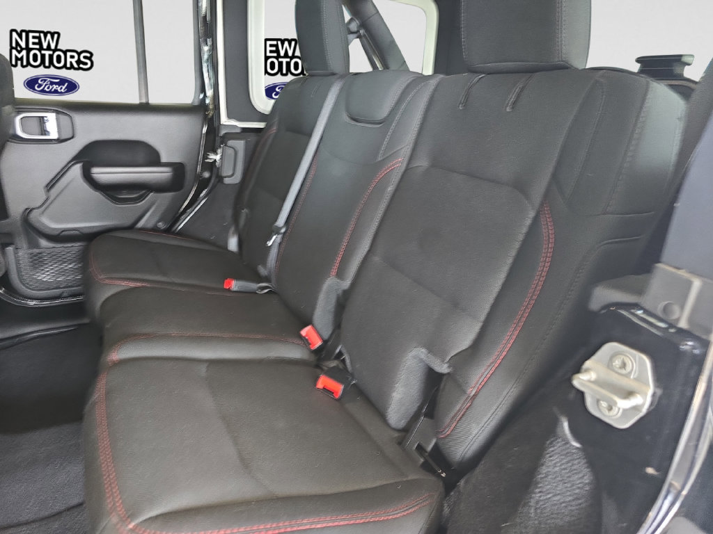 2021 Jeep Wrangler photo 14 of 17