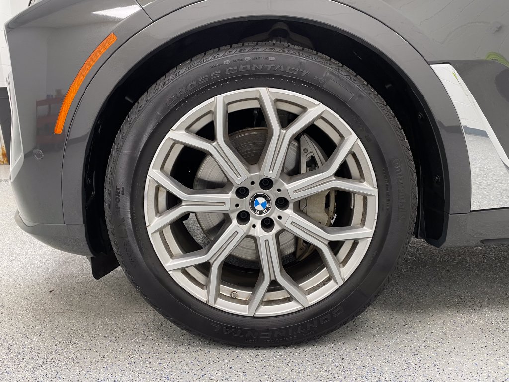 2026 BMW X7 photo 4 of 15