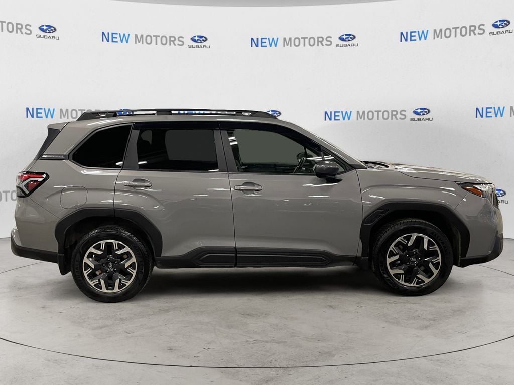 2025 Subaru Forester Premium Pearl at New Motors