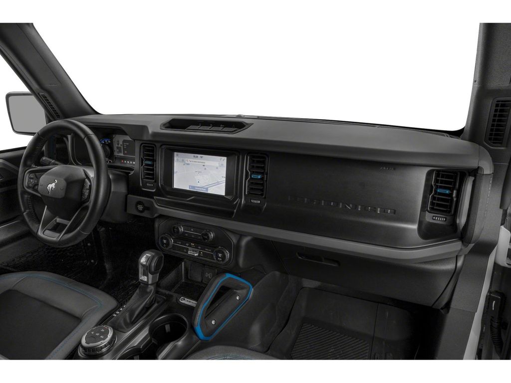 2023 Ford Bronco  Oxford White at New Motors