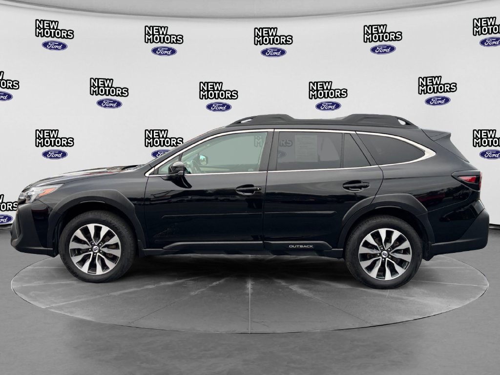 2025 Subaru Outback photo 2 of 15