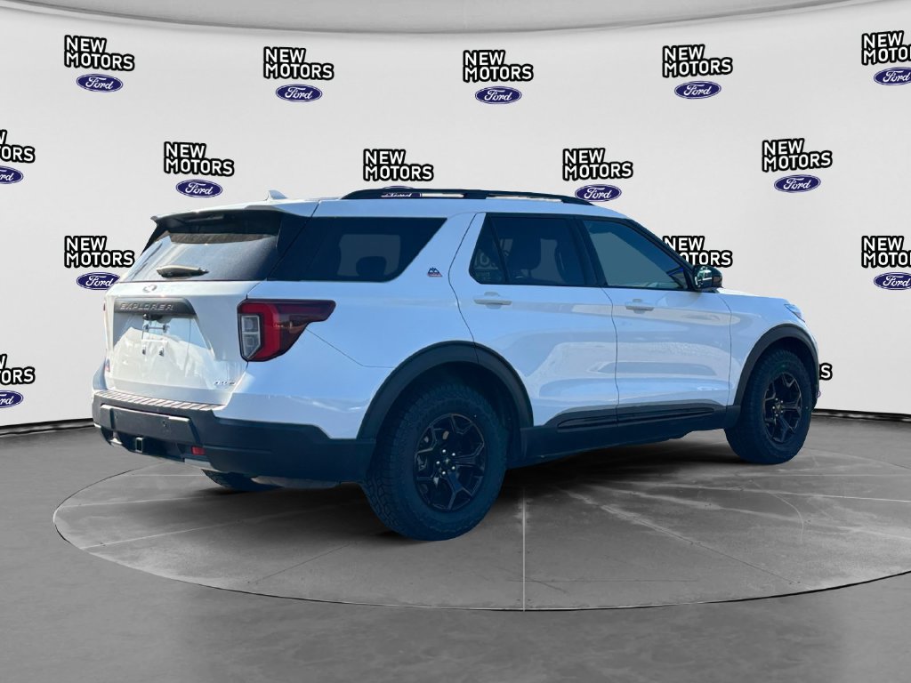 2024 Ford Explorer photo 5 of 16
