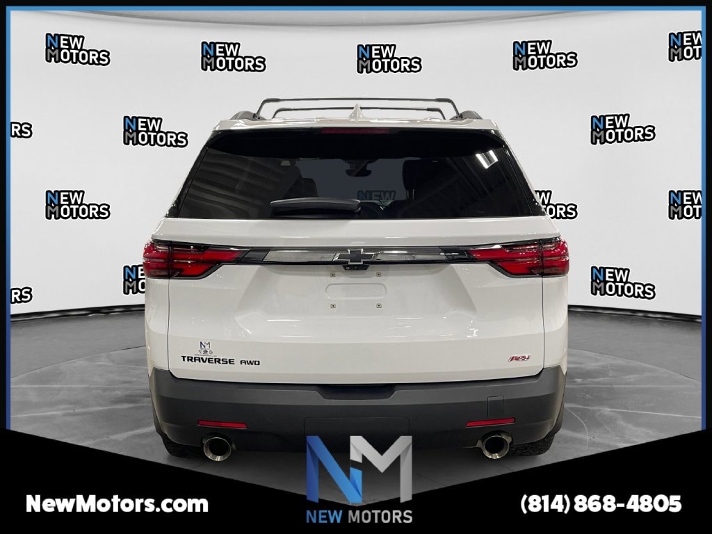 2023 Chevrolet Traverse photo 4 of 17
