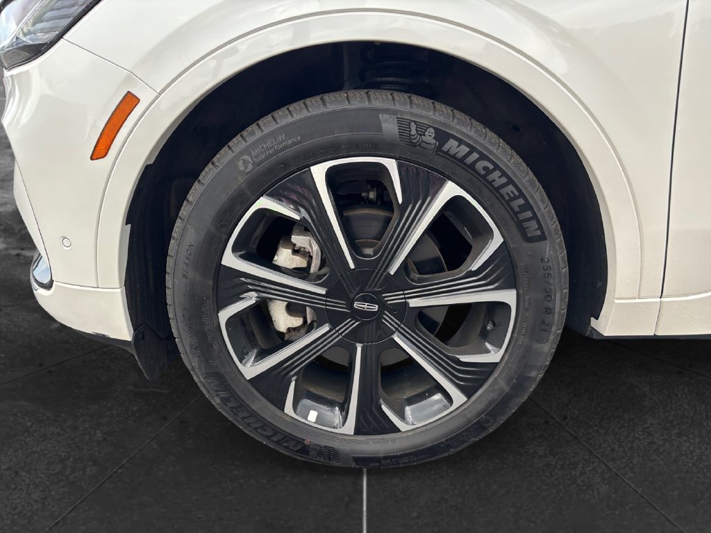 2024 Lincoln Nautilus photo 15 of 16