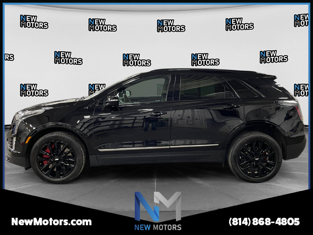 2022 CADILLAC XT5 photo 2 of 17