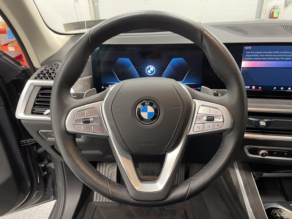 2026 BMW X7 photo 7 of 15