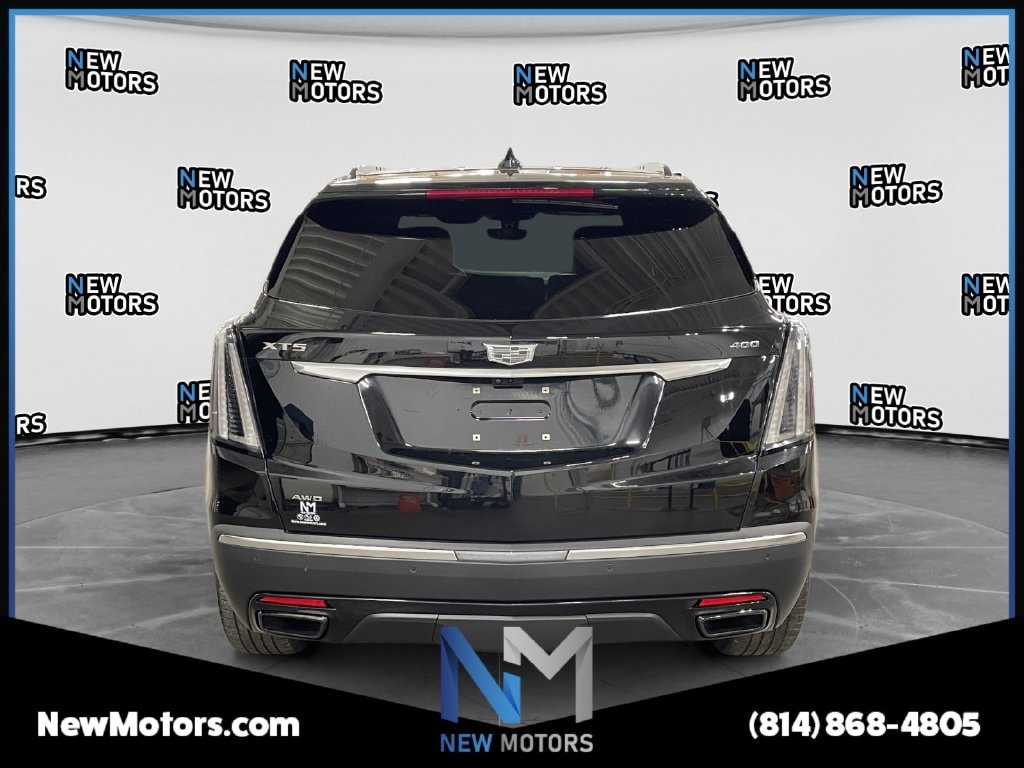 2022 CADILLAC XT5 photo 4 of 18