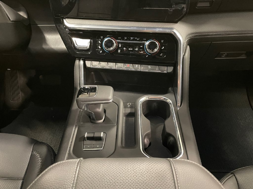 2026 GMC Sierra 1500 photo 11 of 16