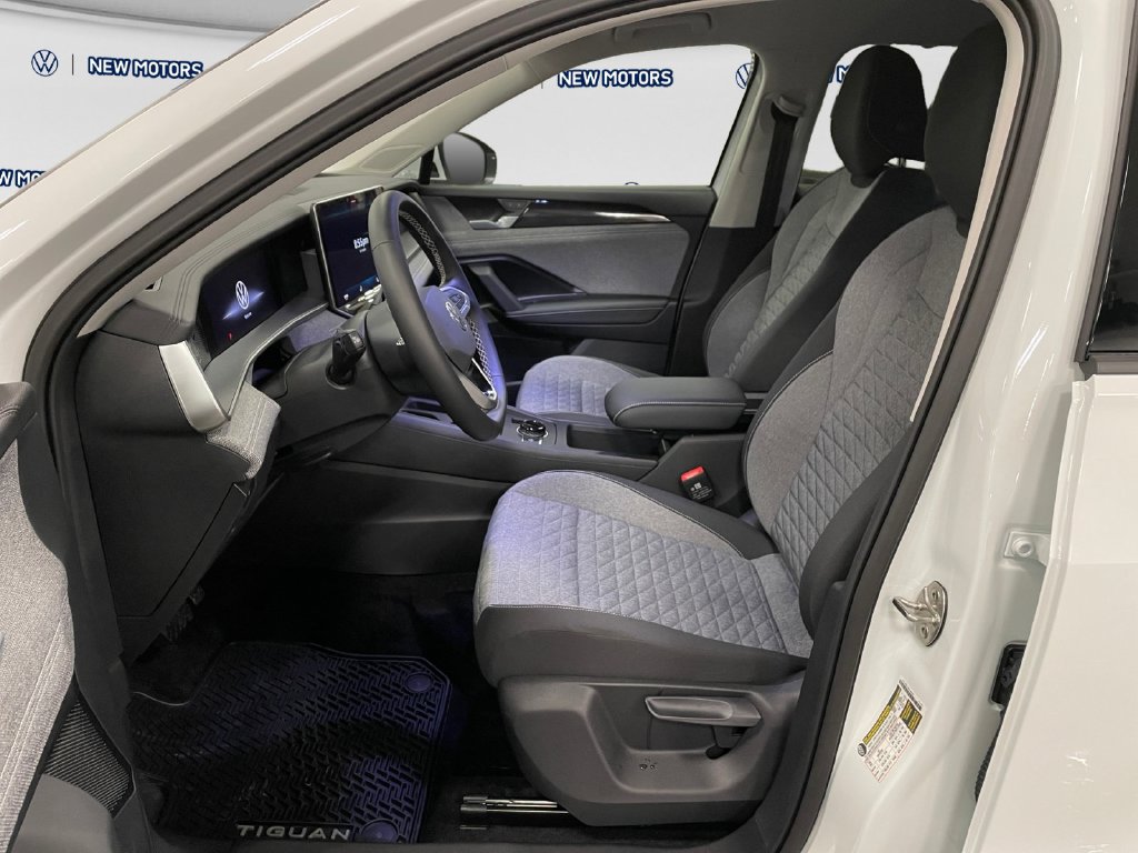2026 Volkswagen Tiguan photo 9 of 15