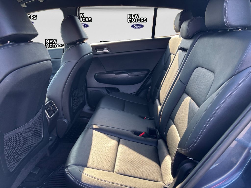 2021 Kia Sportage photo 14 of 16