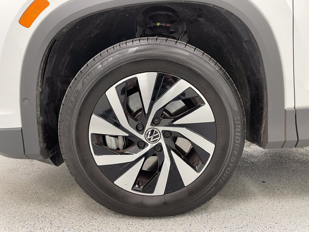 2026 Volkswagen Tiguan photo 4 of 13