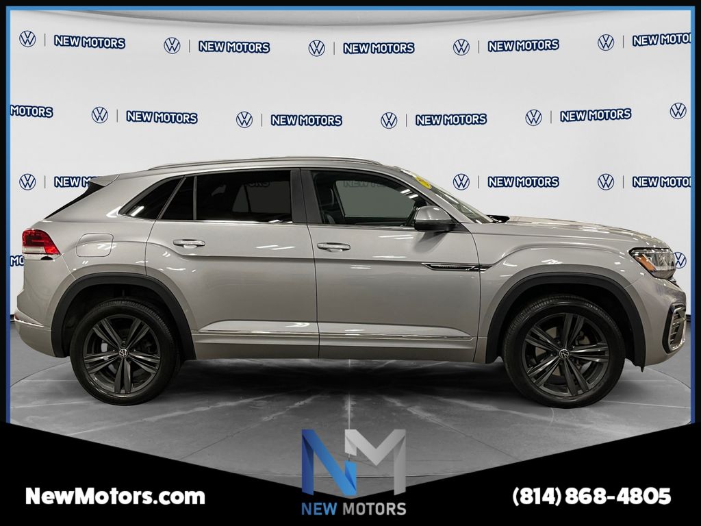 2021 Volkswagen Atlas Cross Sport 3.6L V6 SE w/Technology R-Line 4MOTION Pyrite Silver at New Motors
