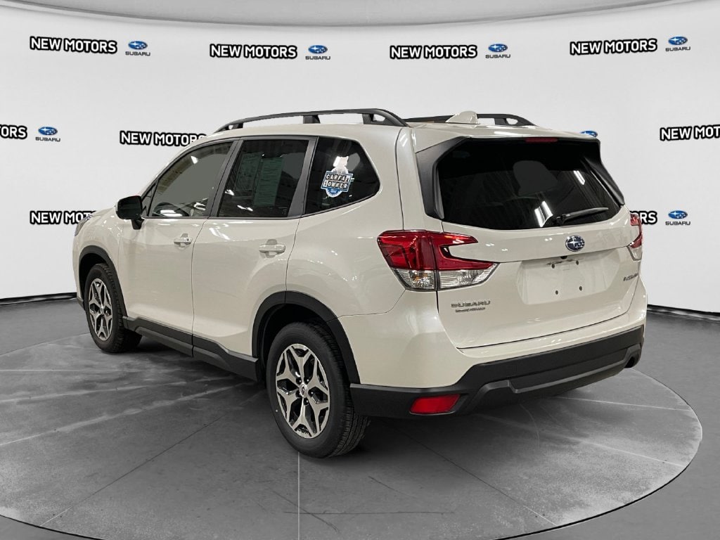 2023 Subaru Forester photo 3 of 17