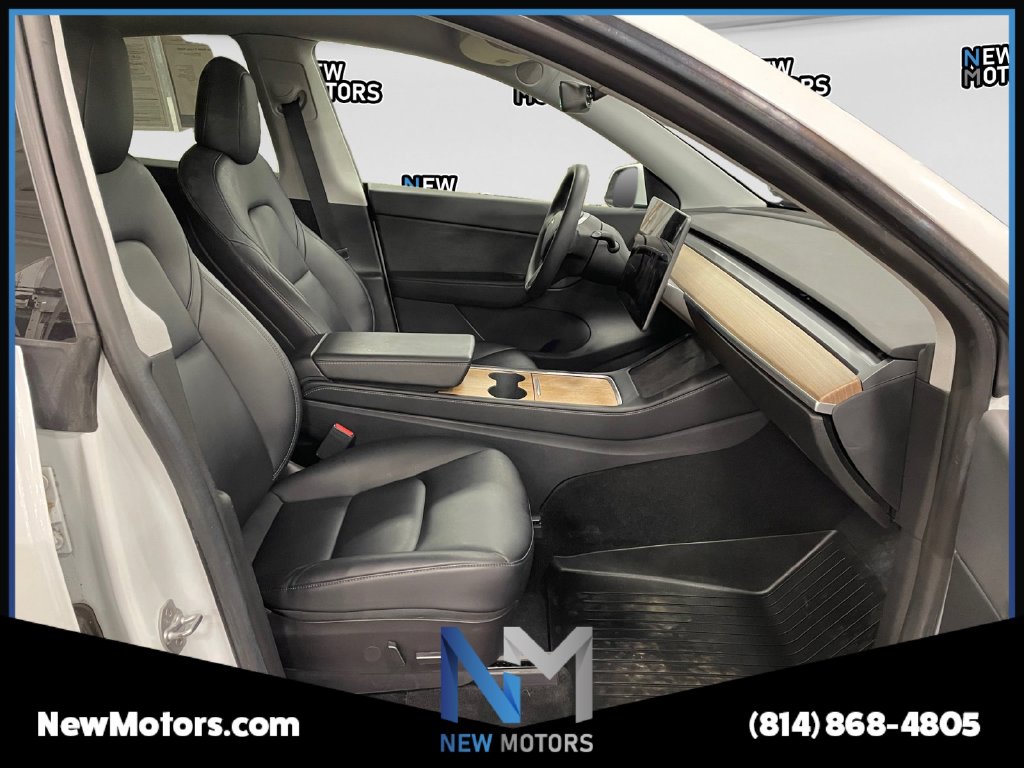 2021 Tesla Model Y photo 15 of 17