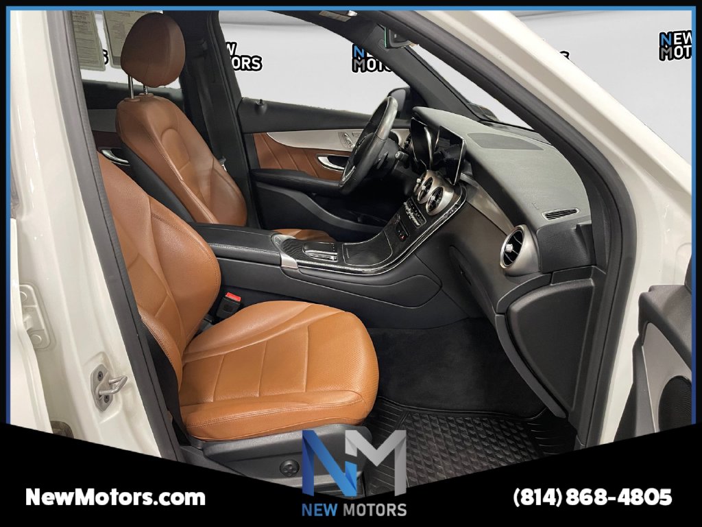2021 Mercedes-Benz GLC 300 photo 15 of 17