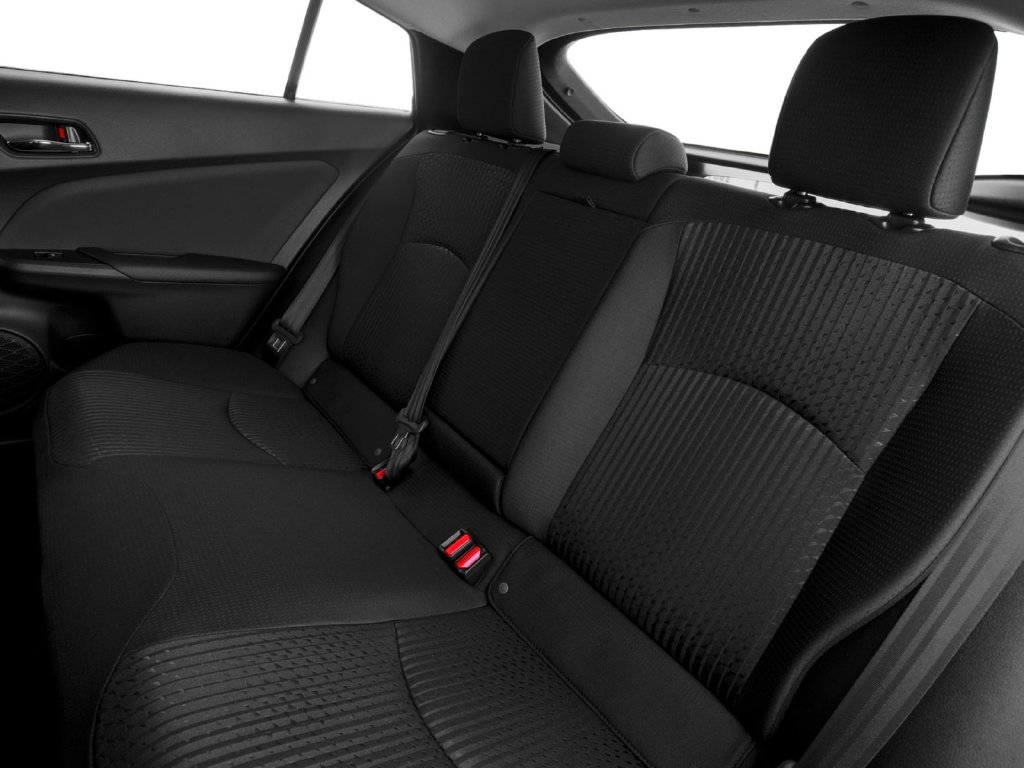2016 Toyota Prius photo 8 of 10