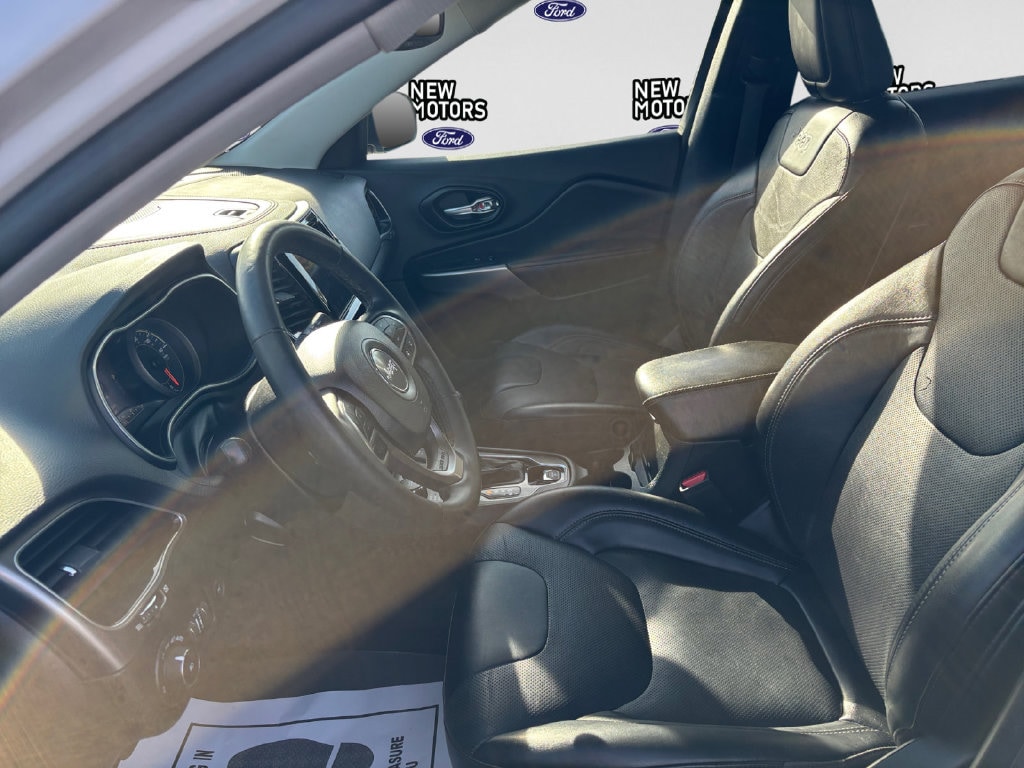 2022 Jeep Cherokee photo 10 of 16