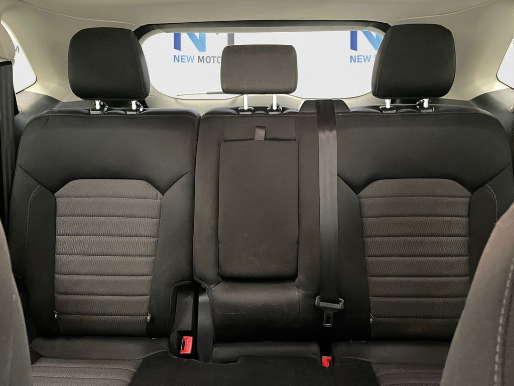 2016 Ford Edge SE Blue Metallic at New Motors