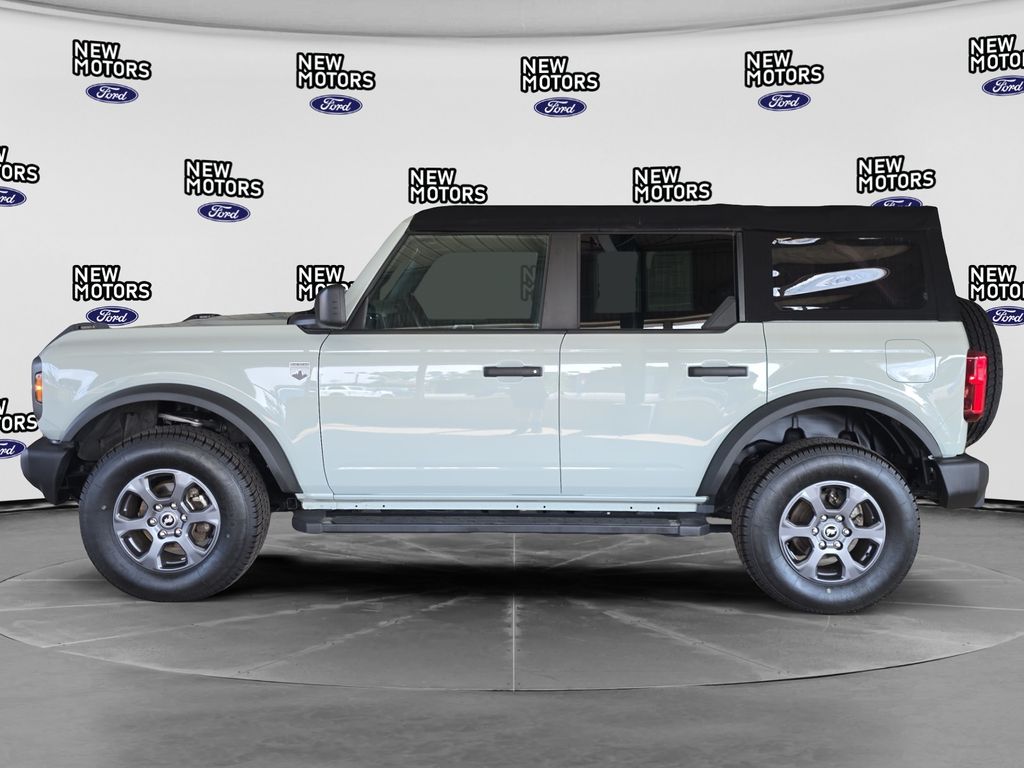 2022 Ford Bronco  Cactus at New Motors